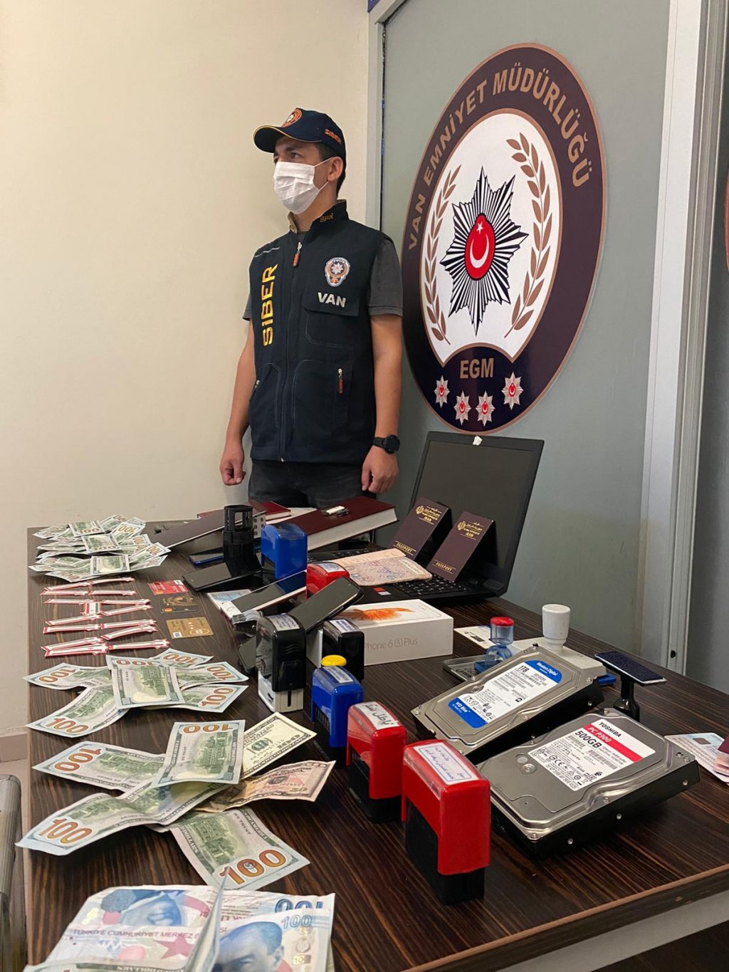 Van'da akıl almaz dolandırıcılık: Bilimsel makale yayınlama vaadiyle kandırdılar 