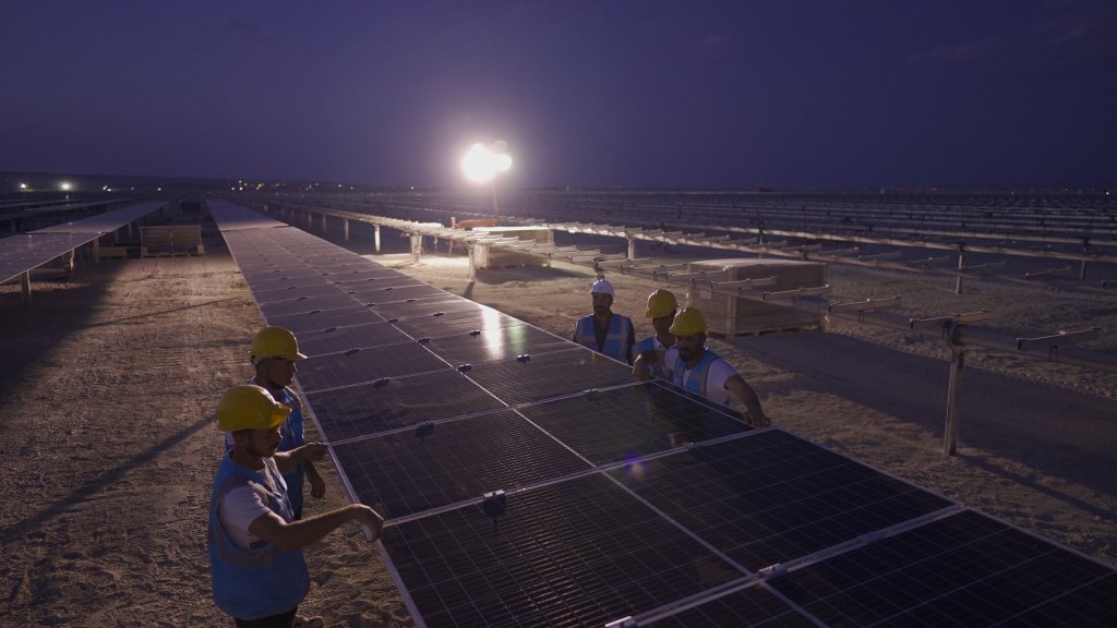 Dünyanın en büyük güneş enerji santrali, Konya'da üretime başladı