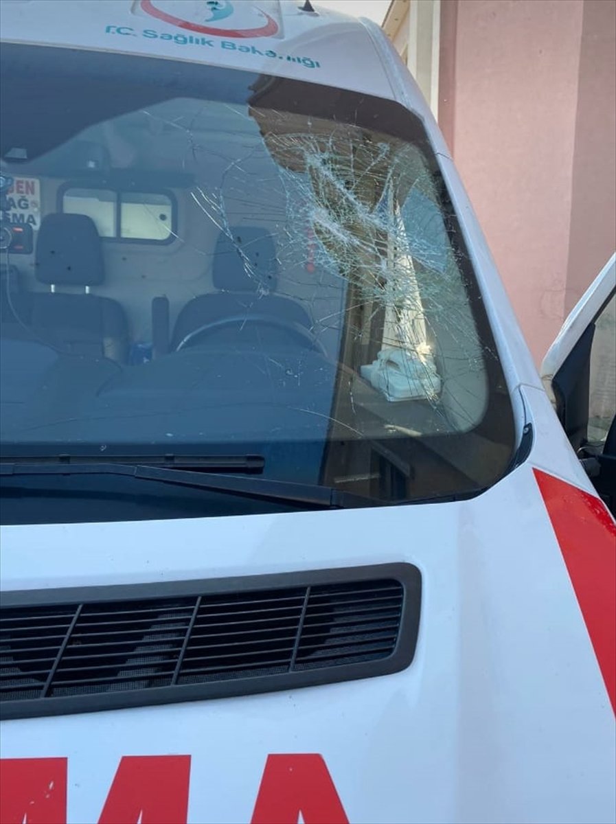 Bingöl'de ambulansa taşlı, sopalı saldırı