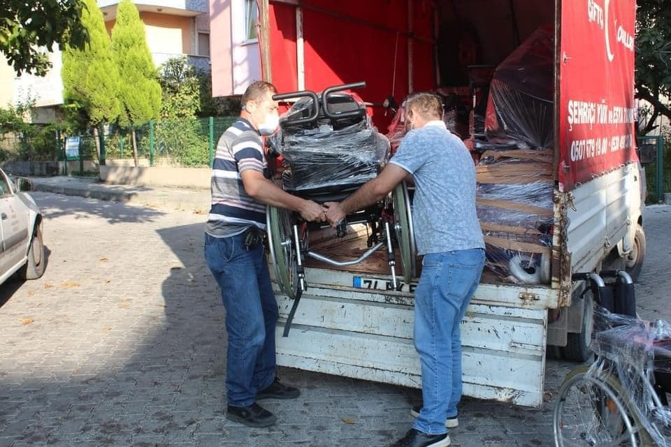 Gurbetçilerden engelli vatandaşlara destek