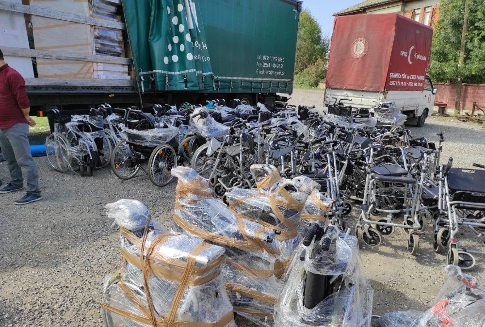 Gurbetçilerden engelli vatandaşlara destek