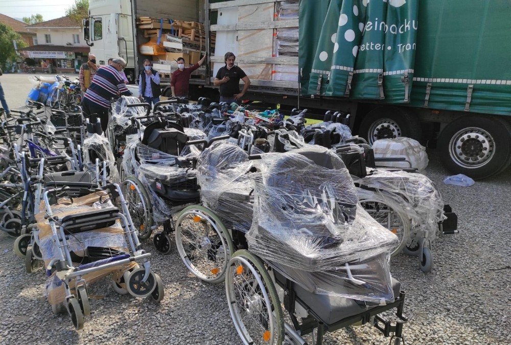 Gurbetçilerden engelli vatandaşlara destek