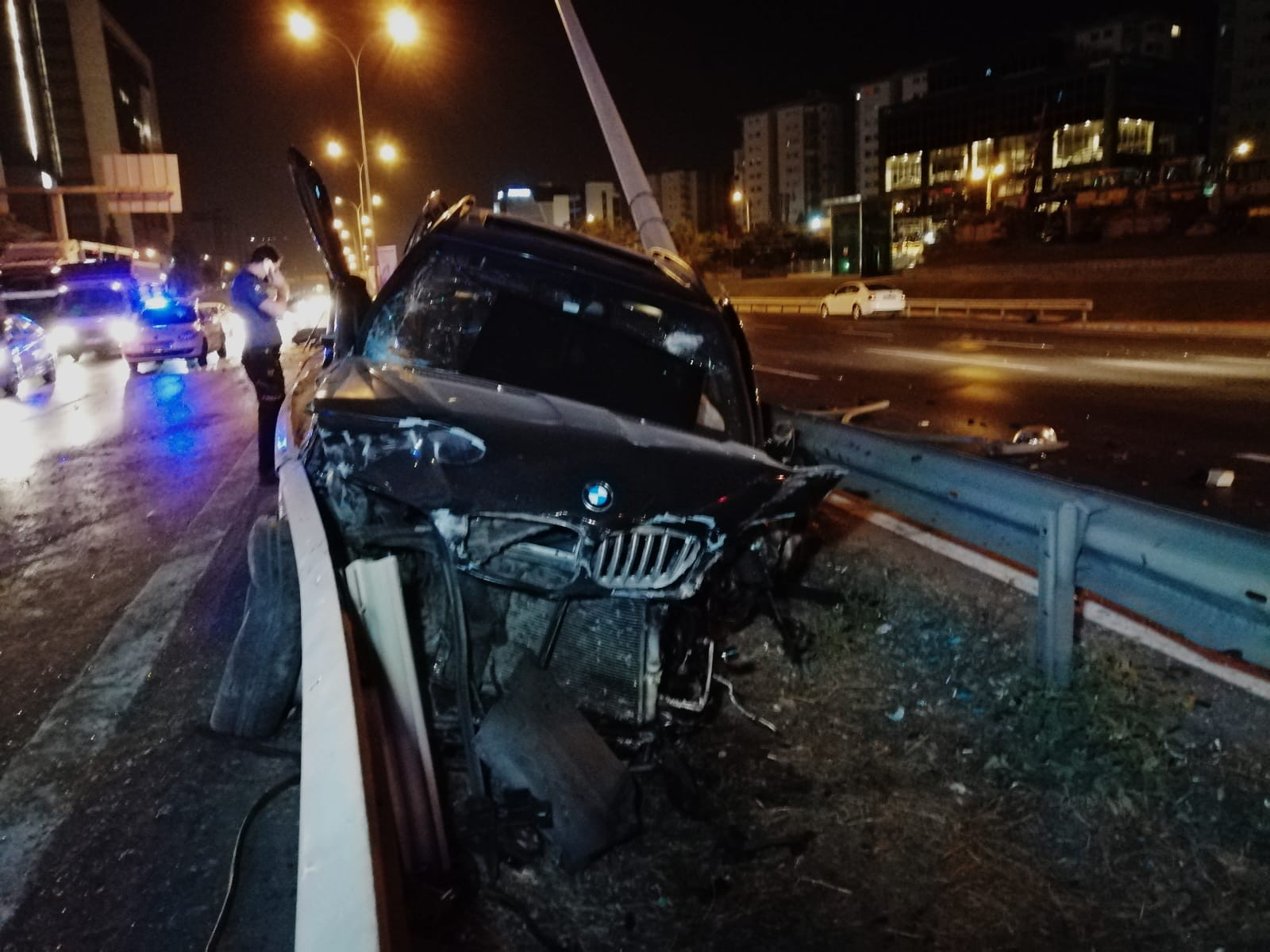 Maltepe, D-100 Karayolunda feci kaza! Otomobiller hurdaya döndü