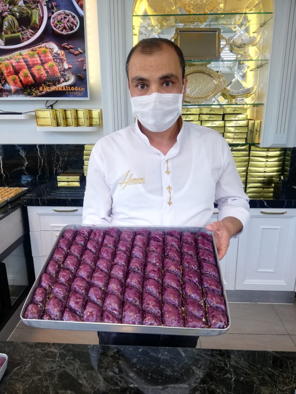 Mor baklava ilgi odağı oldu
