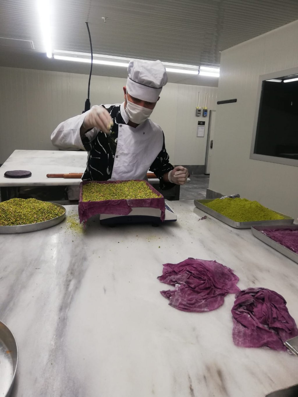 Mor baklava ilgi odağı oldu