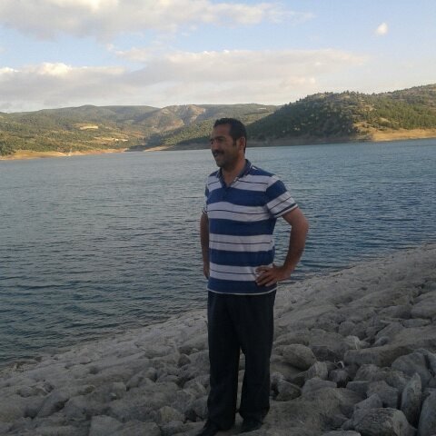 Öğrencilerine ders anlatmak için çıktığı tepede, kalp krizinden öldü