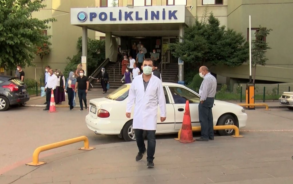 Koronavirüsü iki kez atlatan doktor, vatandaşları uyardı