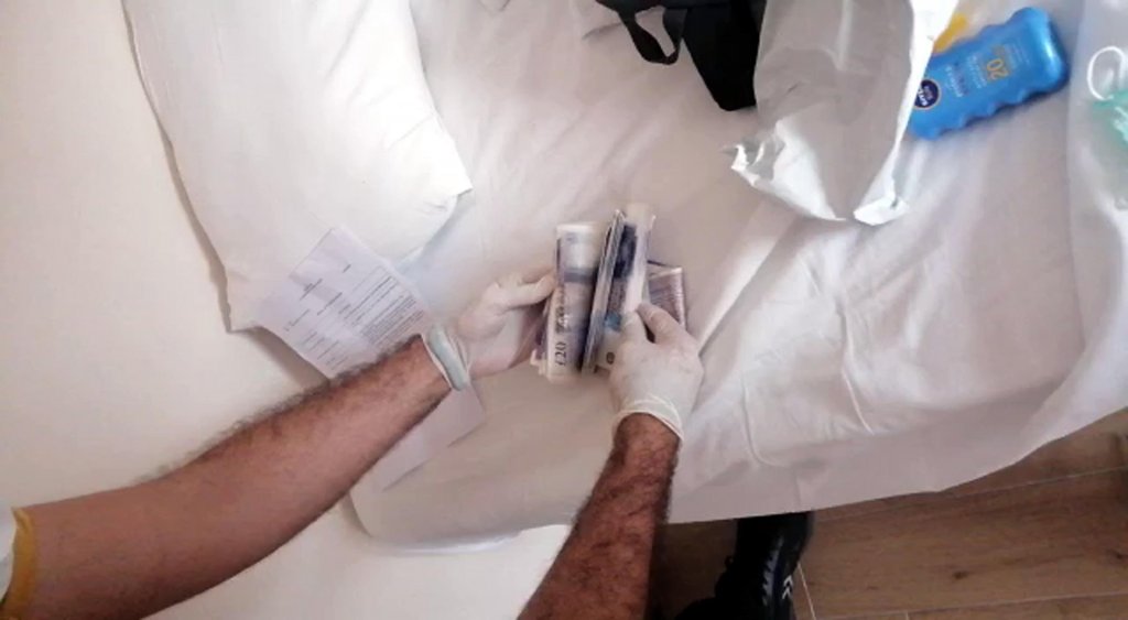 Muğla'daki İngiliz turist, sahte para ve uyuşturucudan gözaltına alındı