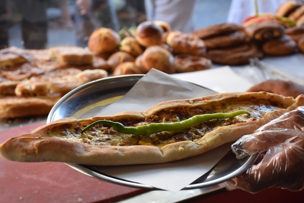 Ucuz kıymalı pideye dikkat: Her yere güvenmeyin!