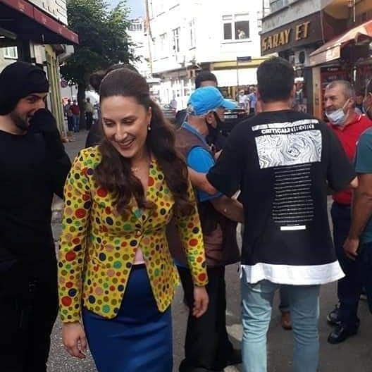 Dizideki kaçırılma sahnesini gerçek sanıp sete daldı