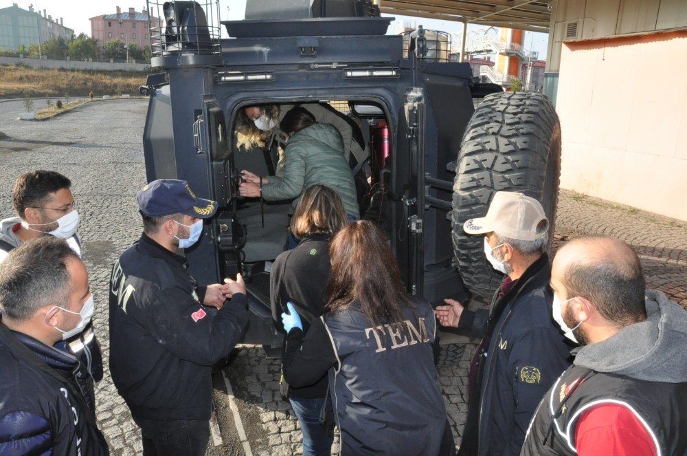 HDP Kars Belediye Başkan yardımcıları gözaltına alındı