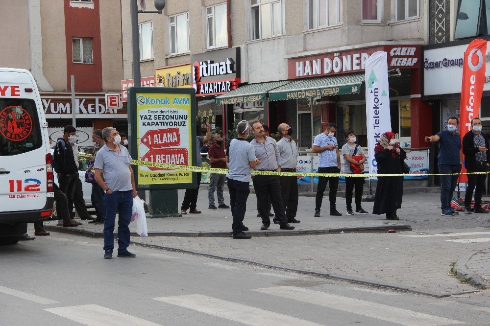 Sivas'ta intihar vakasını izlemek isteyenler koronavirüsü unuttu