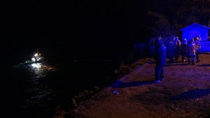 Serinlemek için girdiği denizde kaybolan amatör balıkçı için arama çalışması başlatıldı