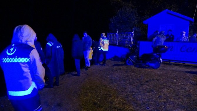 Serinlemek için girdiği denizde kaybolan amatör balıkçı için arama çalışması başlatıldı