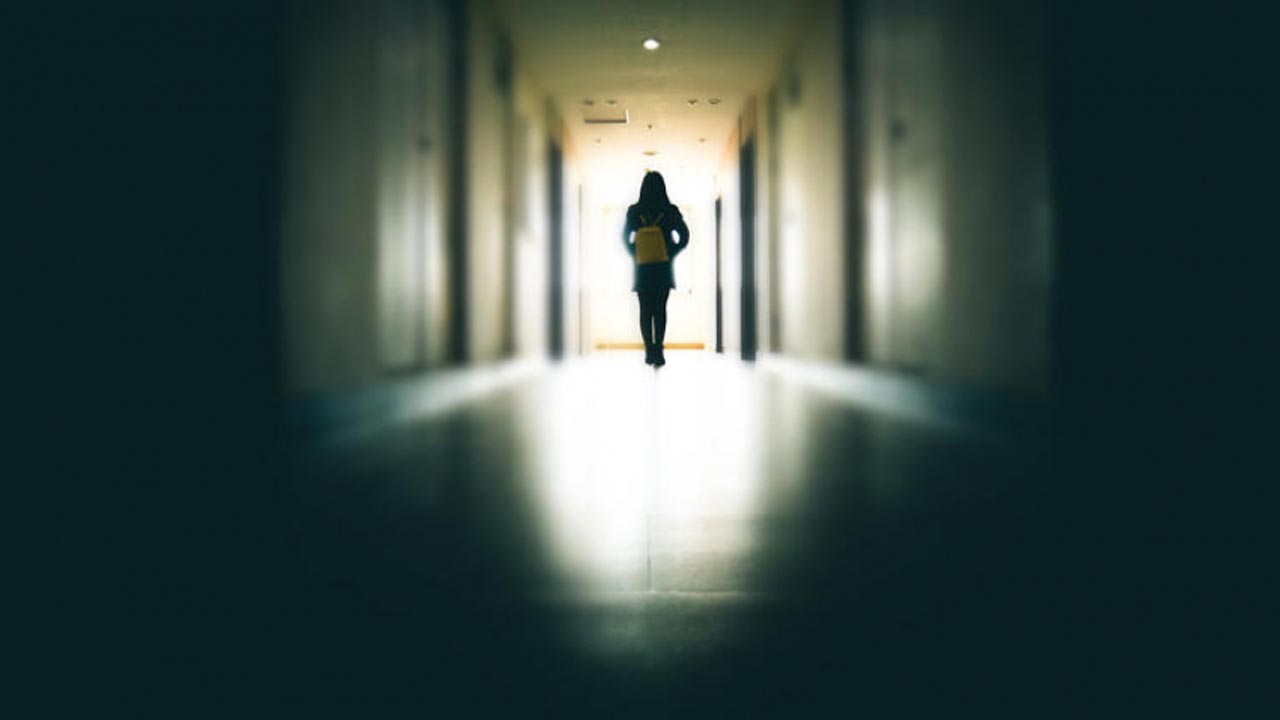 Karın ağrısı şikayetiyle hastaneye kaldırılan 16 yaşındaki küçük kız doğum yaptı