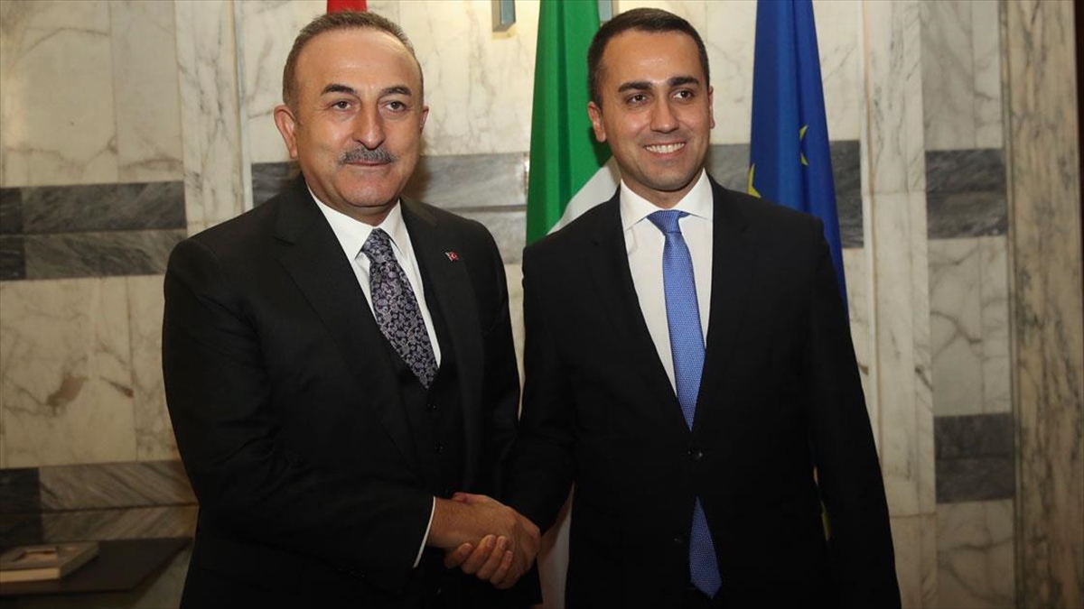 Bakan Çavuşoğlu: Azerbaycan'a destek vermekten çekinmeyiz