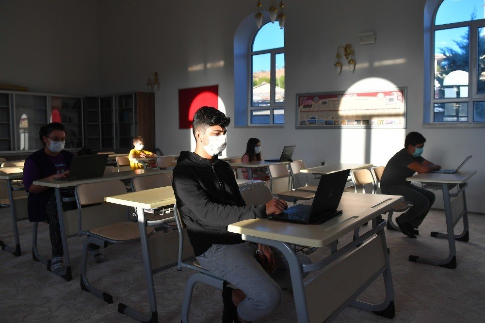 Ankara'dan uzaktan eğitime bir destek daha