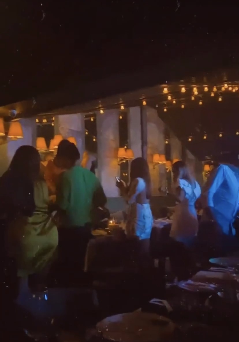 Bebek'te yine koronavirüs partisi