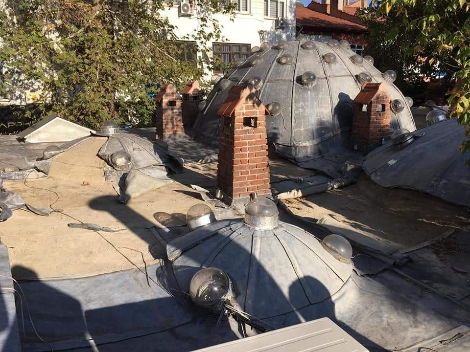 Kütahya'da tarihi hamamın çatısındaki kurşunlar çalındı 