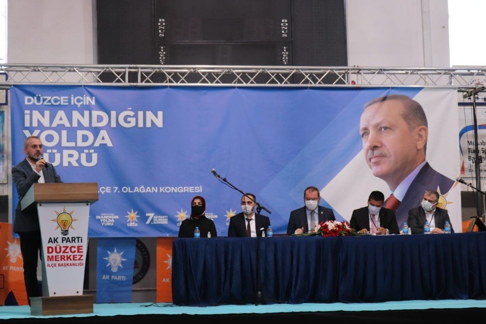 AK Parti Genel Başkan Yardımcısı Kandemir: Ömürlerini uykuda geçiren siyasetçiler var!