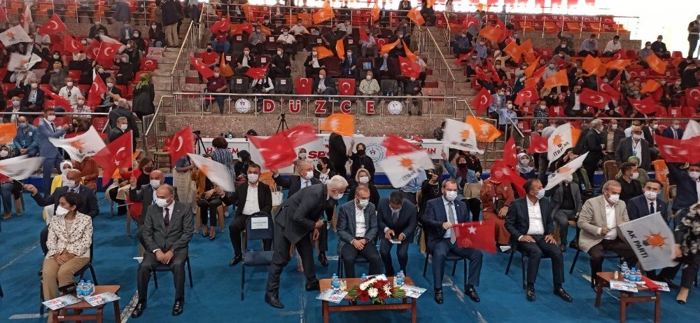 AK Parti Genel Başkan Yardımcısı Kandemir: Ömürlerini uykuda geçiren siyasetçiler var!