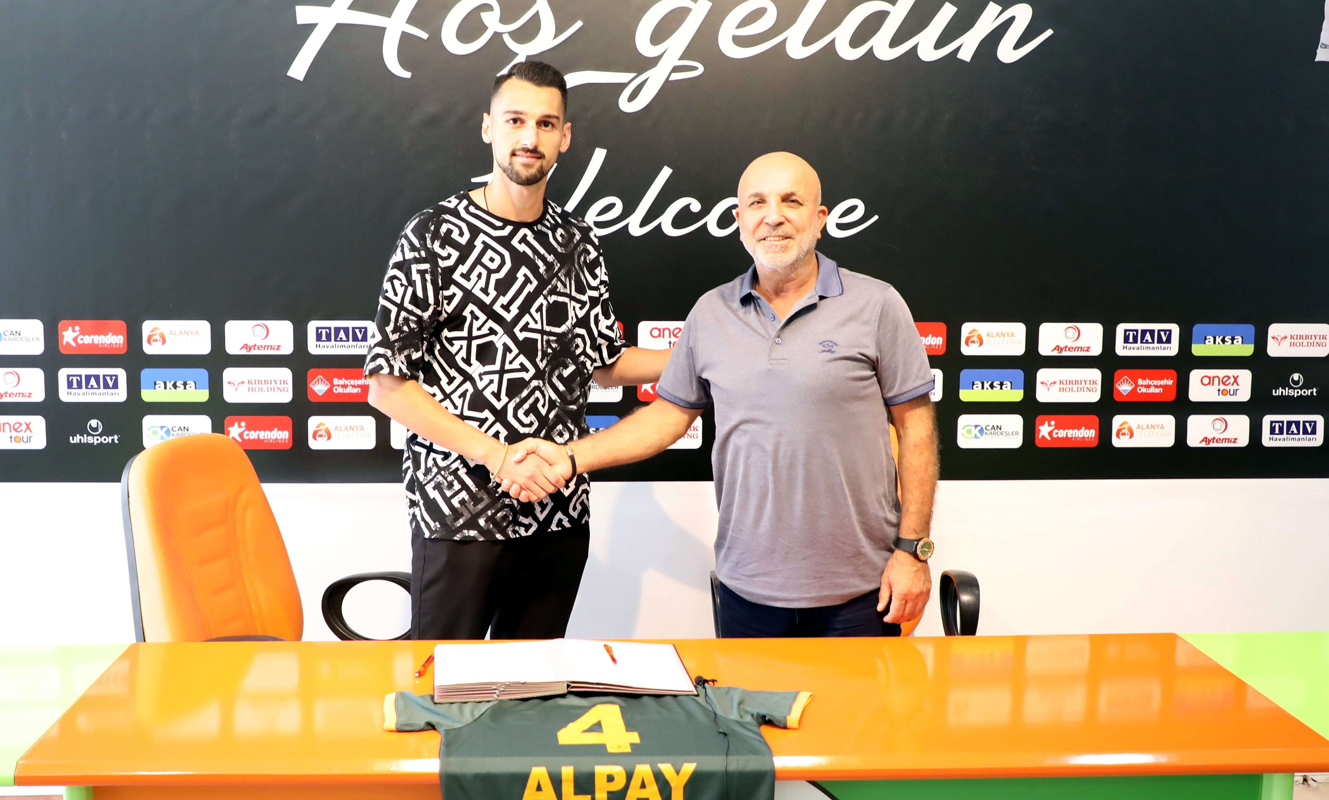 Beşiktaş'ın genç stoperi Alpay Çelebi, Alanyaspor'da!