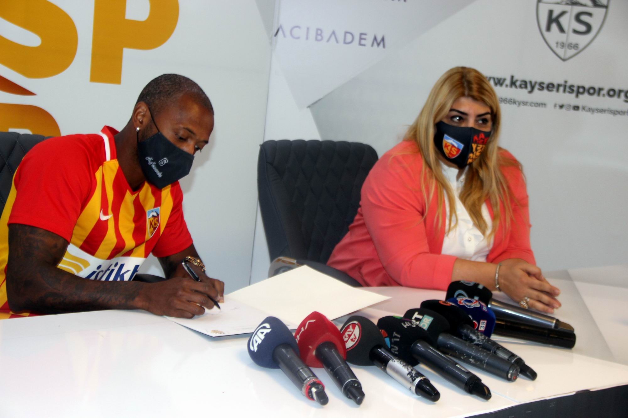 Manuel Fernandes, Kayserispor'a imza attı!