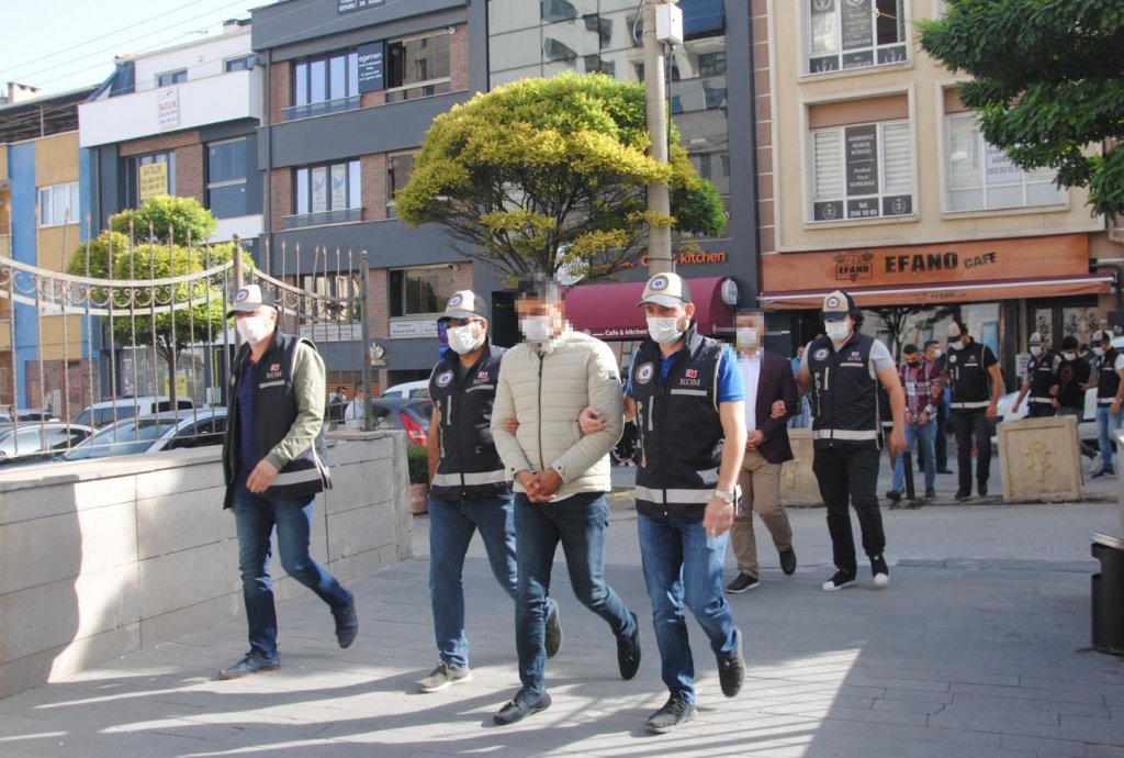 Eskişehir'de başkalarının yerine sınava giren 8 şüpheli yakalandı