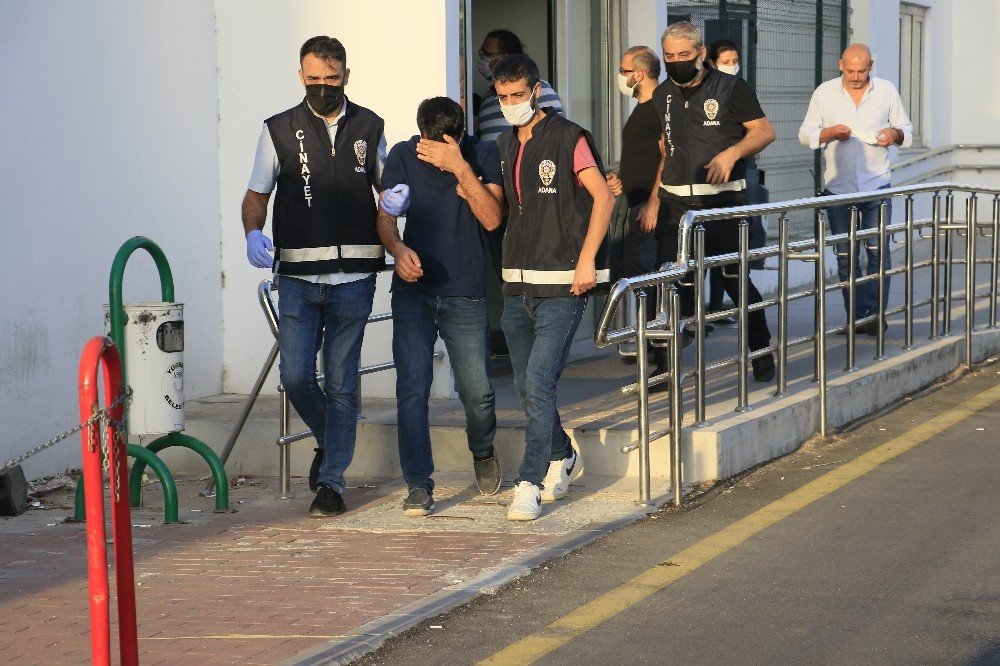 Adana'da merkezli 11 ildeşafak vakti yapılan 'swinger' (eş değiştirmeli fuhuş) operasyonları kapsamında 35 kişi gözaltına alındı. 