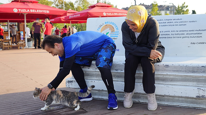 Tuzla Belediyesi'nden sokak hayvanlarına tam destek!