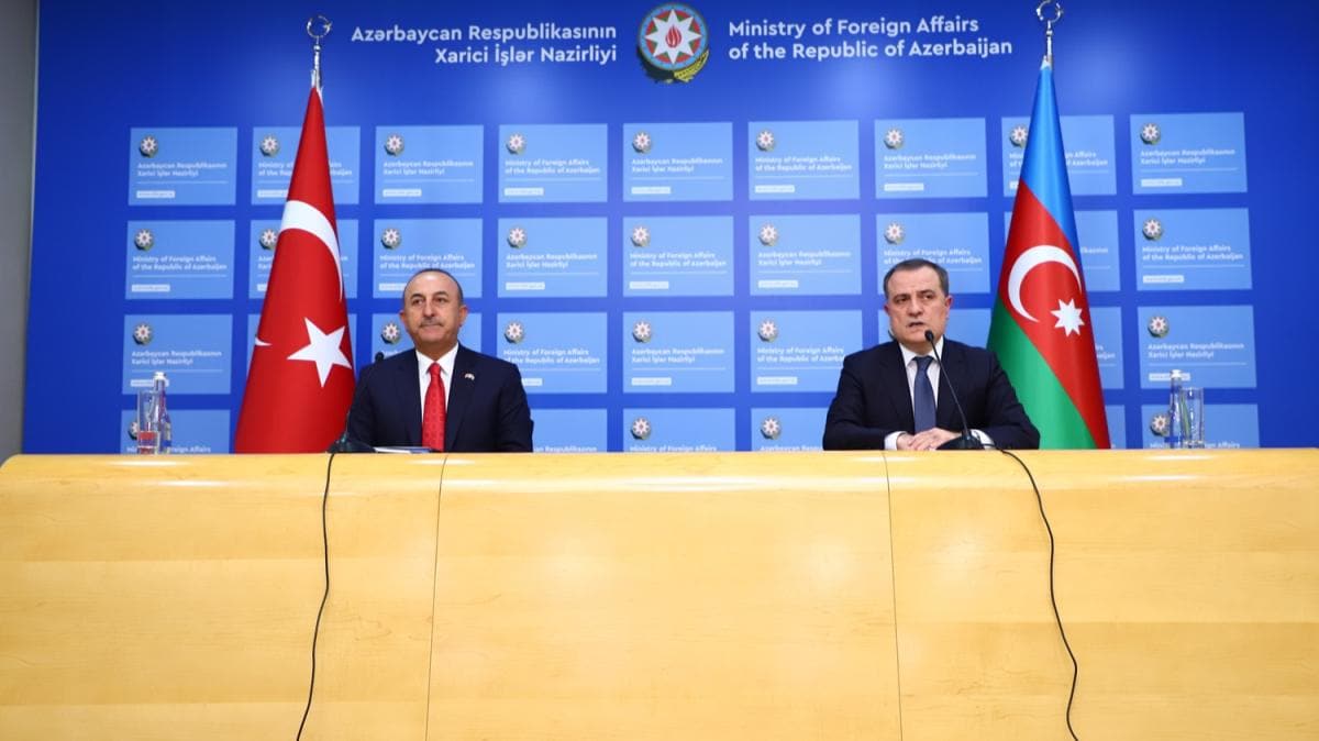 Dışişleri Bakanı Çavuşoğlu'ndan Azerbaycanlı mevkidaşı Bayramov ile görüştü