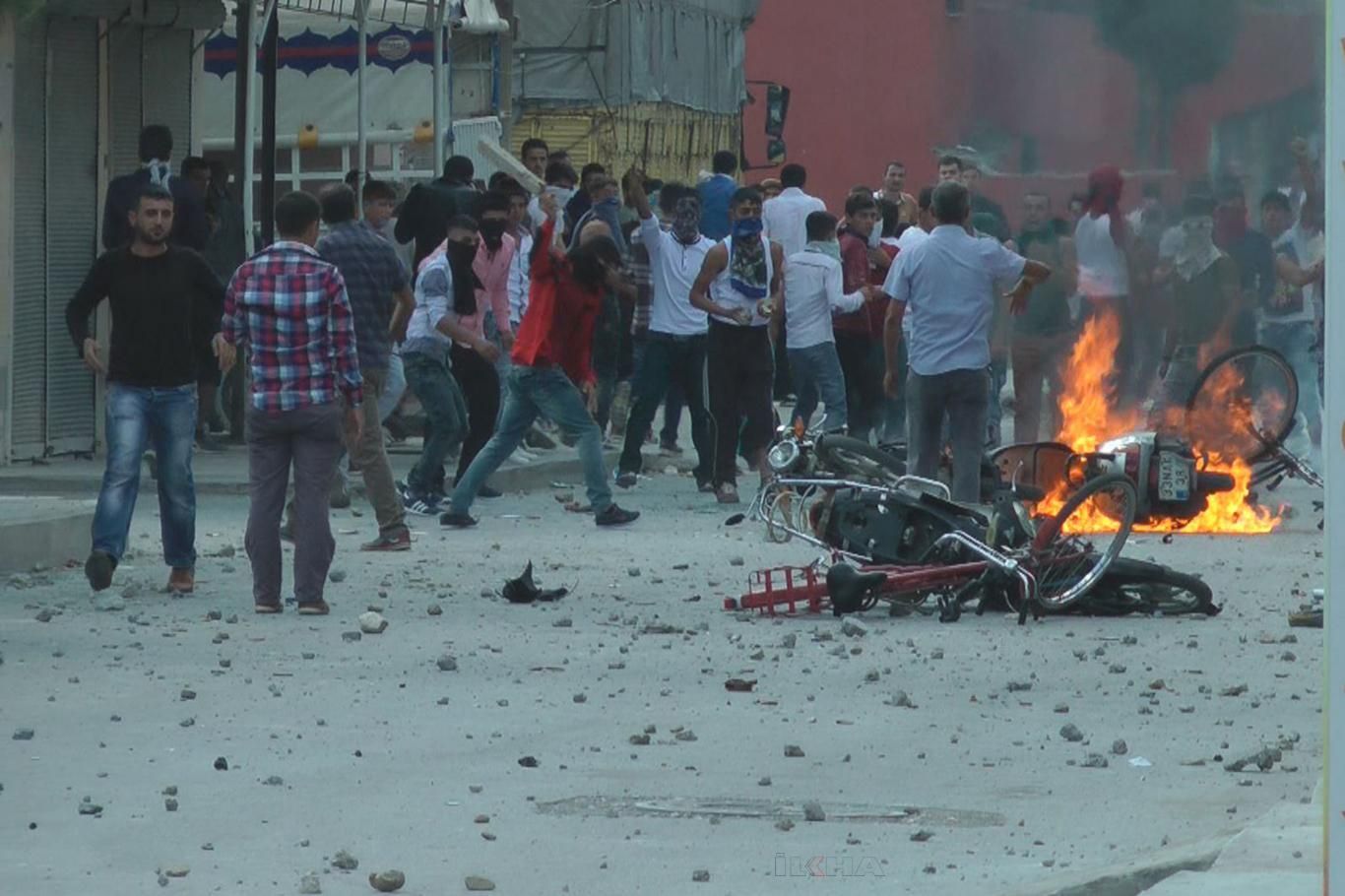 6-8 Ekim olayları nedir? Ne zaman oldu? Kaç kişi öldü? | Yasin Börü