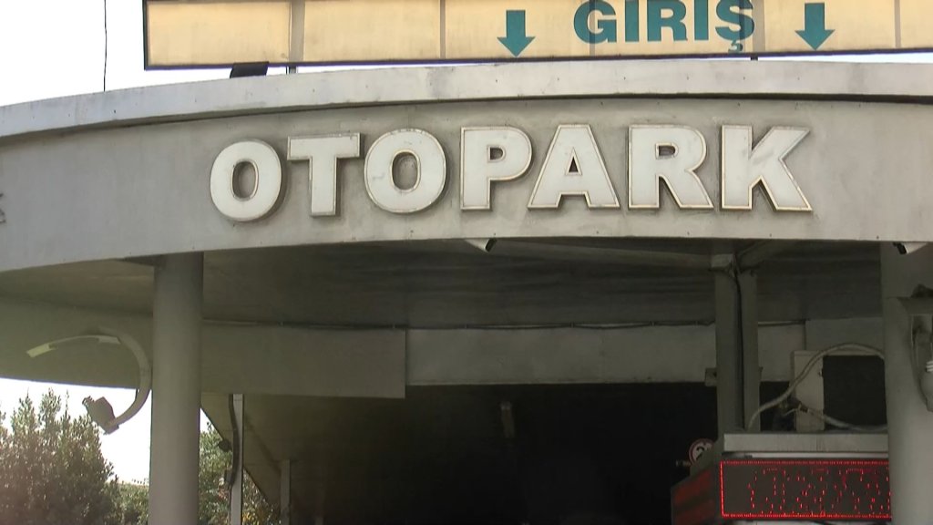 Dolu yağışı merkezi noktalardaki otoparkları doldurdu