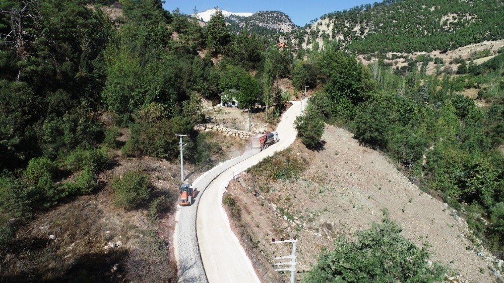 Konyaaltı’nda yayla yolları asfalt ile kaplandı