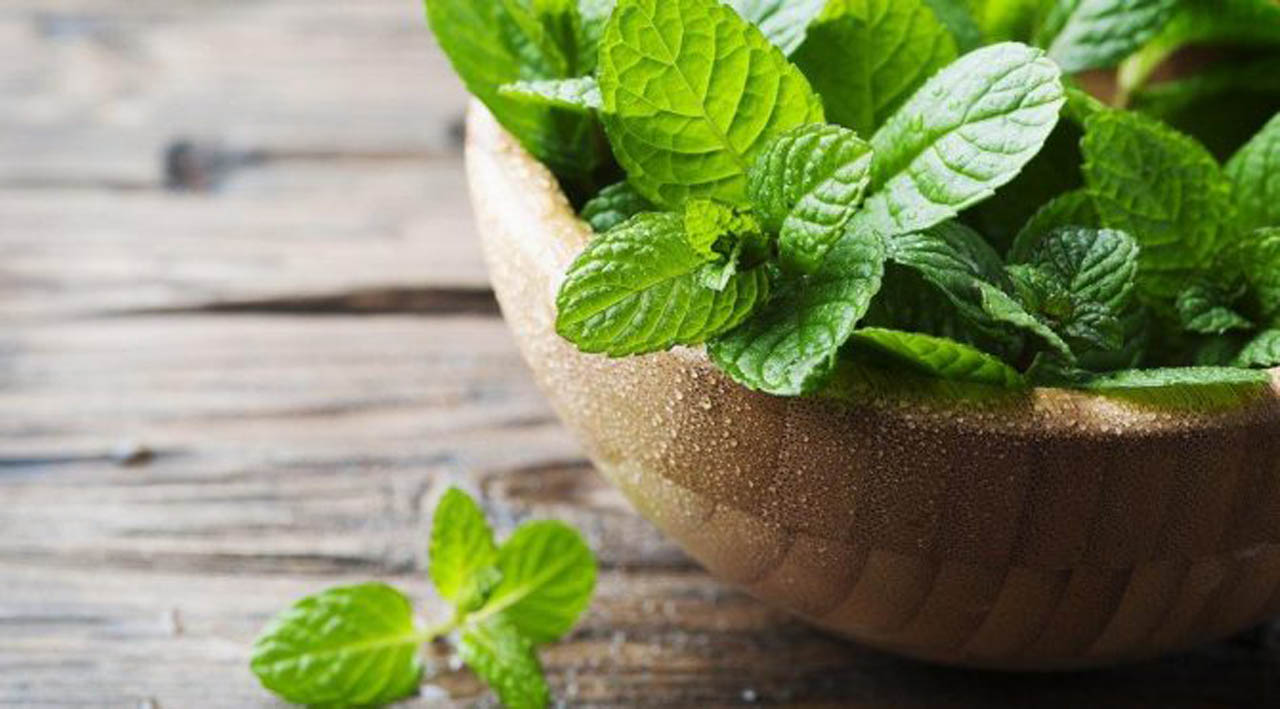 Karın ağrısına ne iyi gelir? Karın ağrısı nasıl geçer?