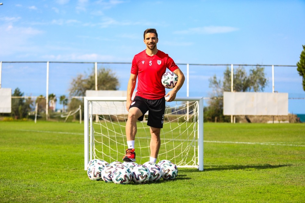 Samsunspor'un yeni forveti Tomane: “Gol atmayı seviyorum”