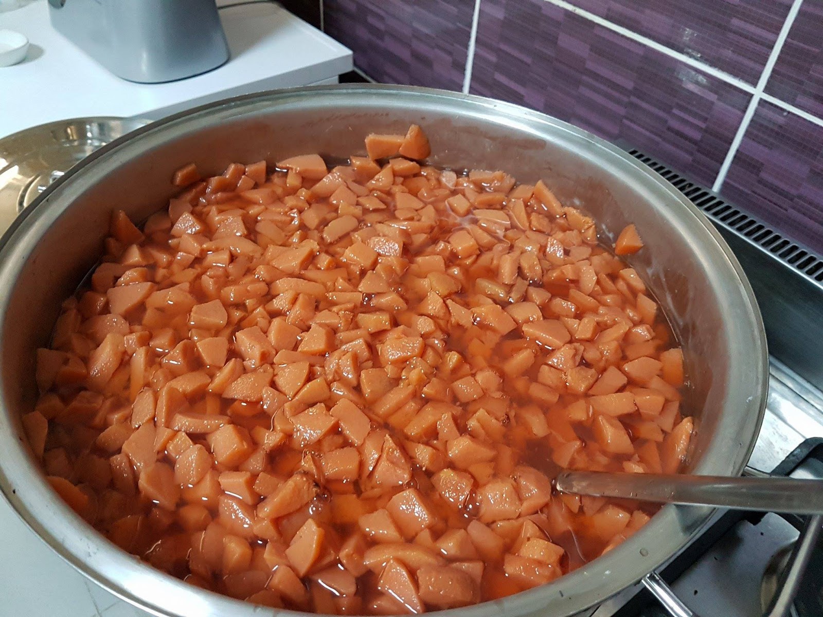 Ayva reçeli tarifi, malzemeleri, yapılışı! Ayva reçeli nasıl yapılır?