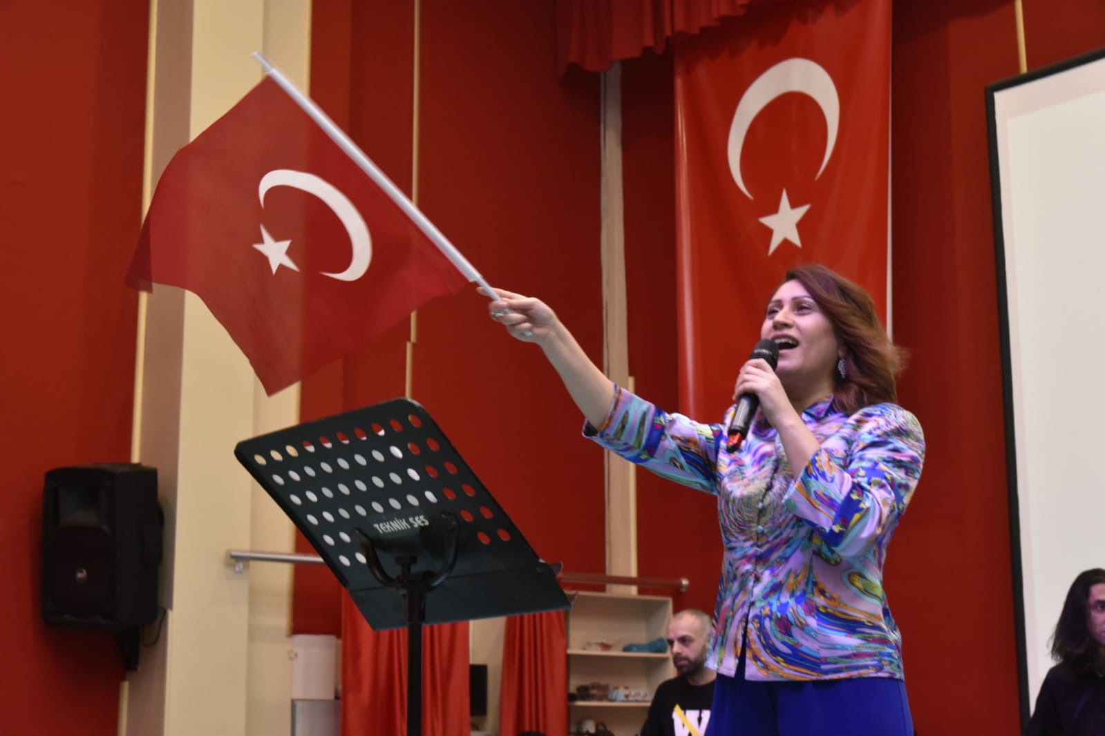 Azerin kimdir? Kaç yaşında? Nereli? Evli mi? 