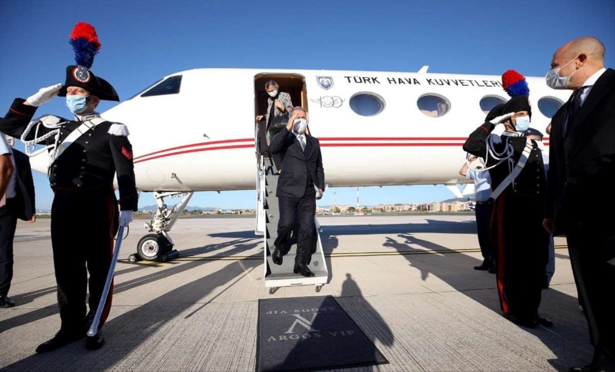 Bakan Akar'dan İtalyan mevkidaşıyla görüştü