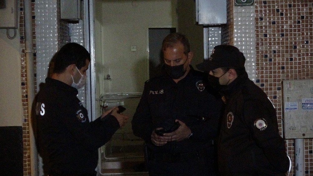 Yemek tuzlu olmuş diyen kocasını bıçakladı!