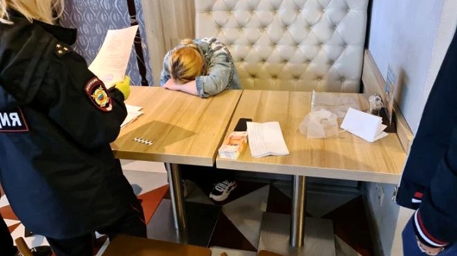 Bir haftalık bebeğini internetten satışa çıkardı: Ayakkabı alacaktım