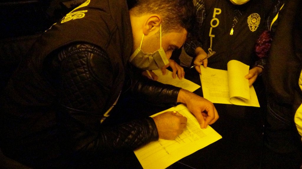 Bursa'da koronavirüs partisi: 239 bin 400 TL ceza