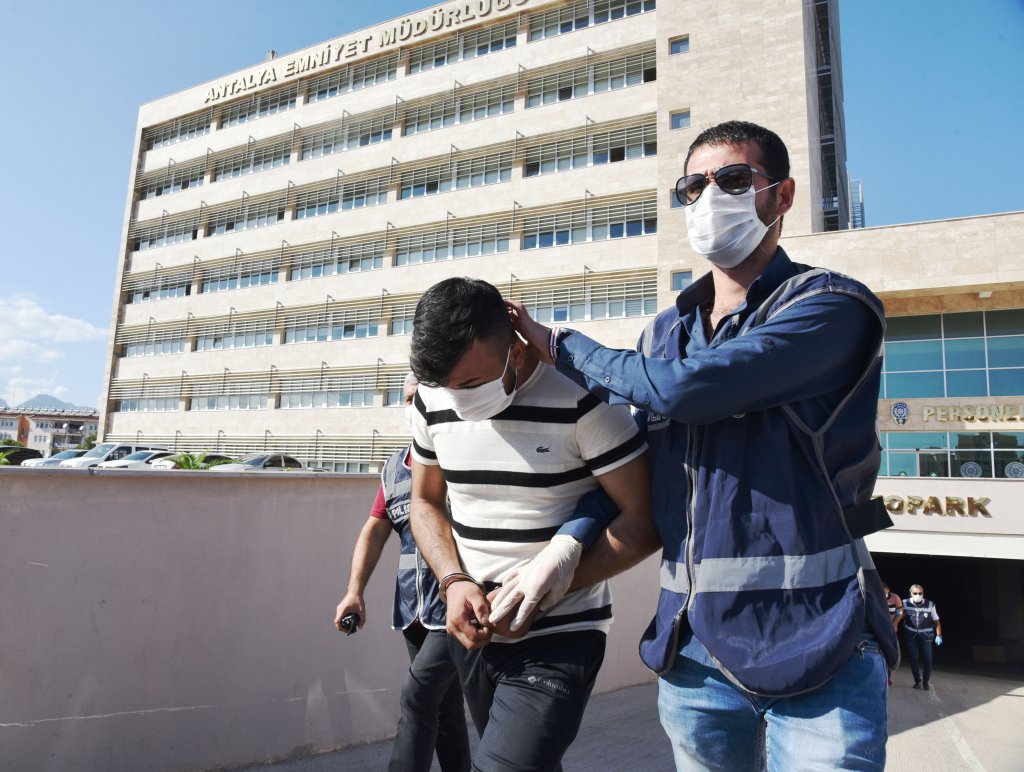 Duygu Çelikten'in cesedini, 2 kardeş 10 bin liraya gömmüş