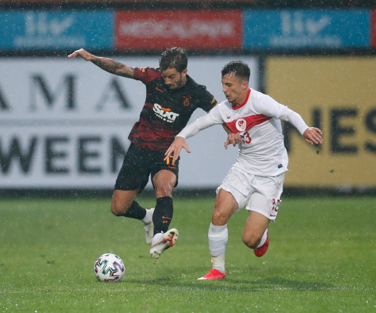 Galatasaray - Ümit Milli takım maçında skandal! Marcao, Halil Dervişoğlu'na tokat attı