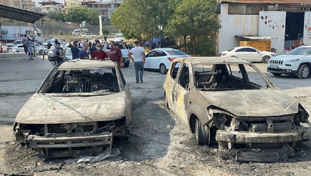 Muhalif ünlülere sert çıktı! Ünlü şarkıcıdan küfürlü tepki