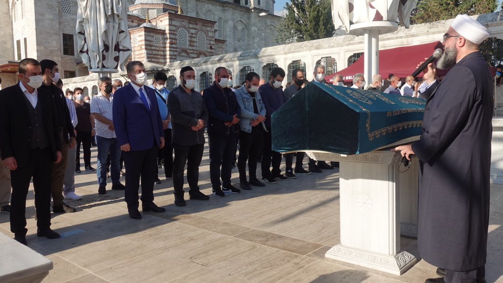 Dr. Mehmet Bakar gözyaşları içinde toprağa verildi