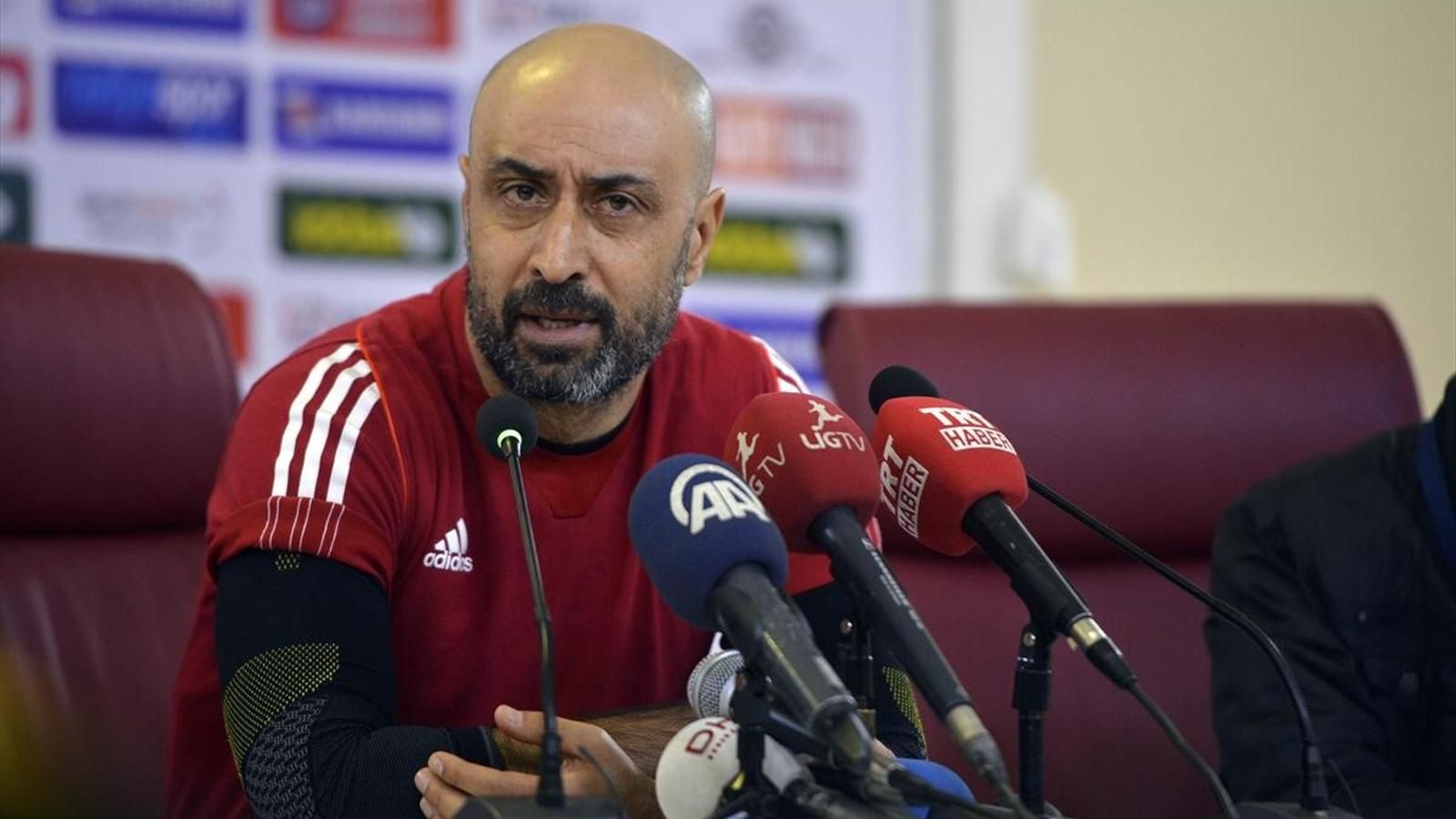 Tolunay Kafkas kimdir? Aslen nereli? Kaç yaşında? Hangi takımları çalıştırdı?