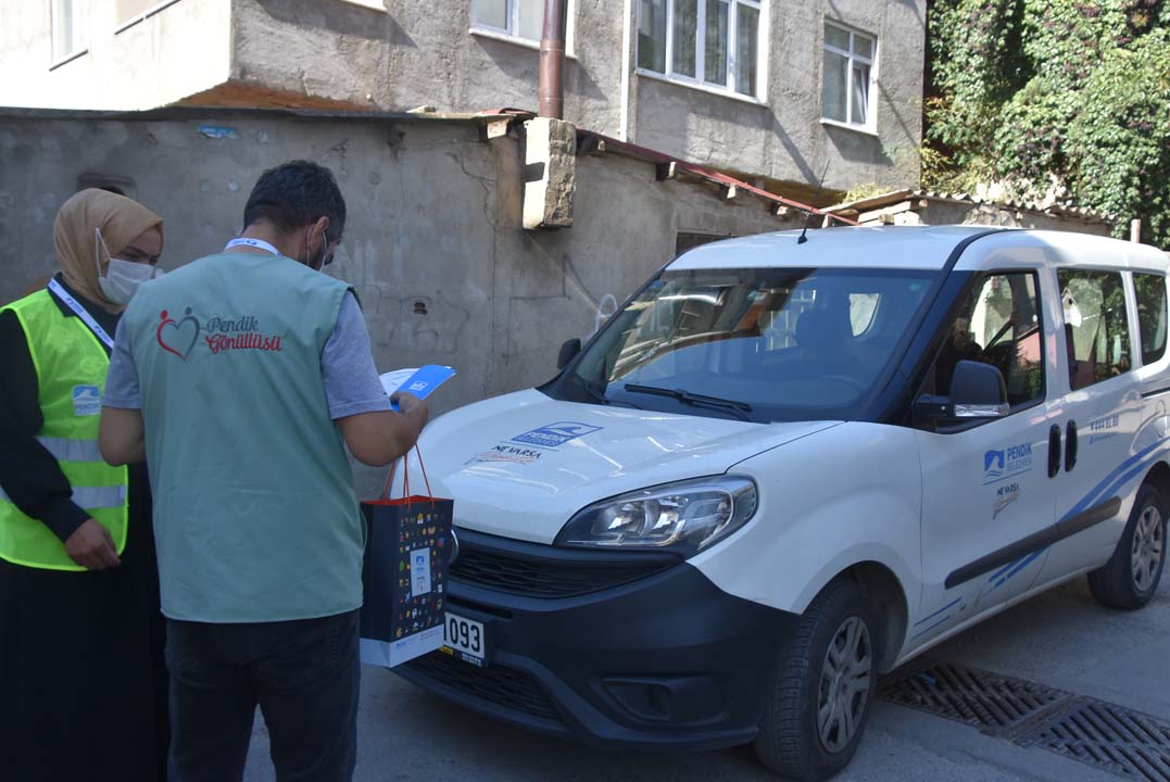 Pendik'te bağışlanan tabletler ihtiyaç sahiplerine ulaştı!