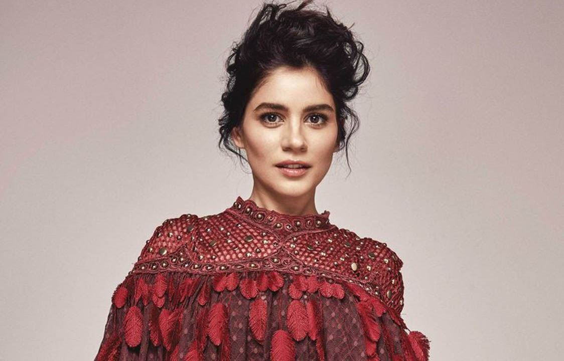 Zeynep Çamcı'nın Rihanna paylaşımı sosyal medyayı salladı!