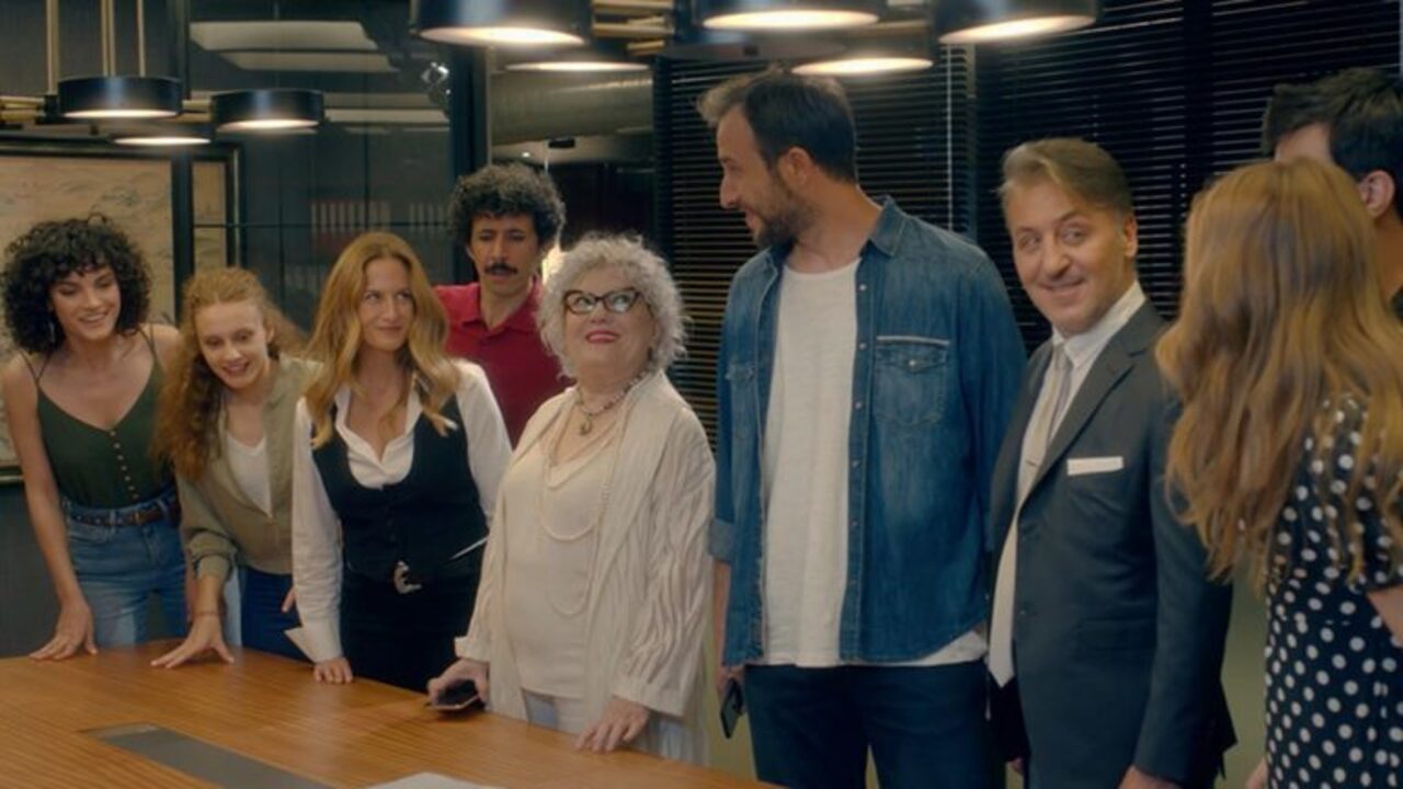 Menajerimi Ara hangi gün oynuyor? Yayın günü değişti mi? Menajerimi ara hangi kanalda oynuyor?